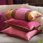 Kudde Varese Bright Fuchsia & Saffron 43x43