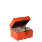 Box lack med trollslända mellan orange