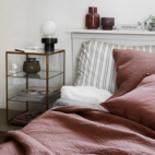 Skåp mässing 2 hyllplan