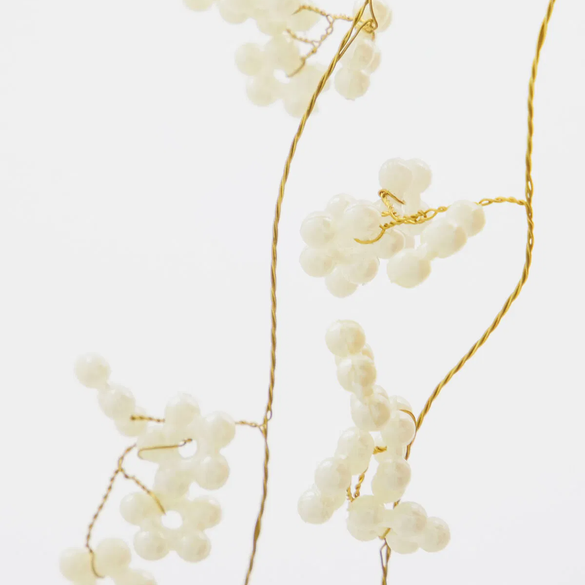 Girlang vita pärlor