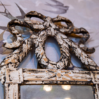 Spegel trä med rosett 1780 tal