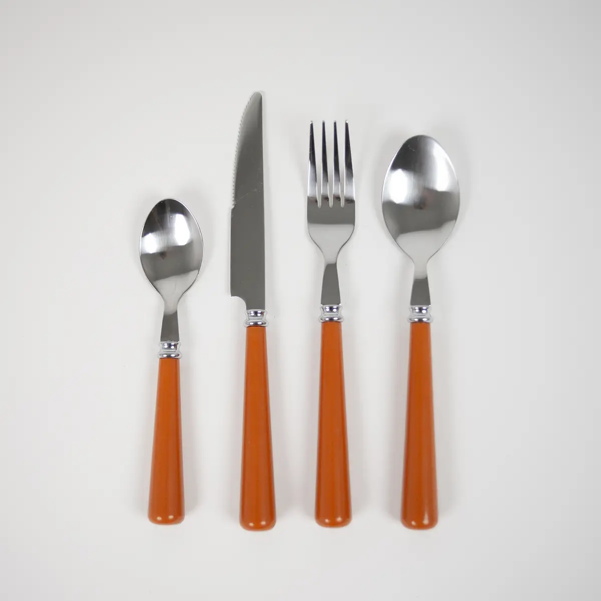 Bestickset Lotta orange set om 24