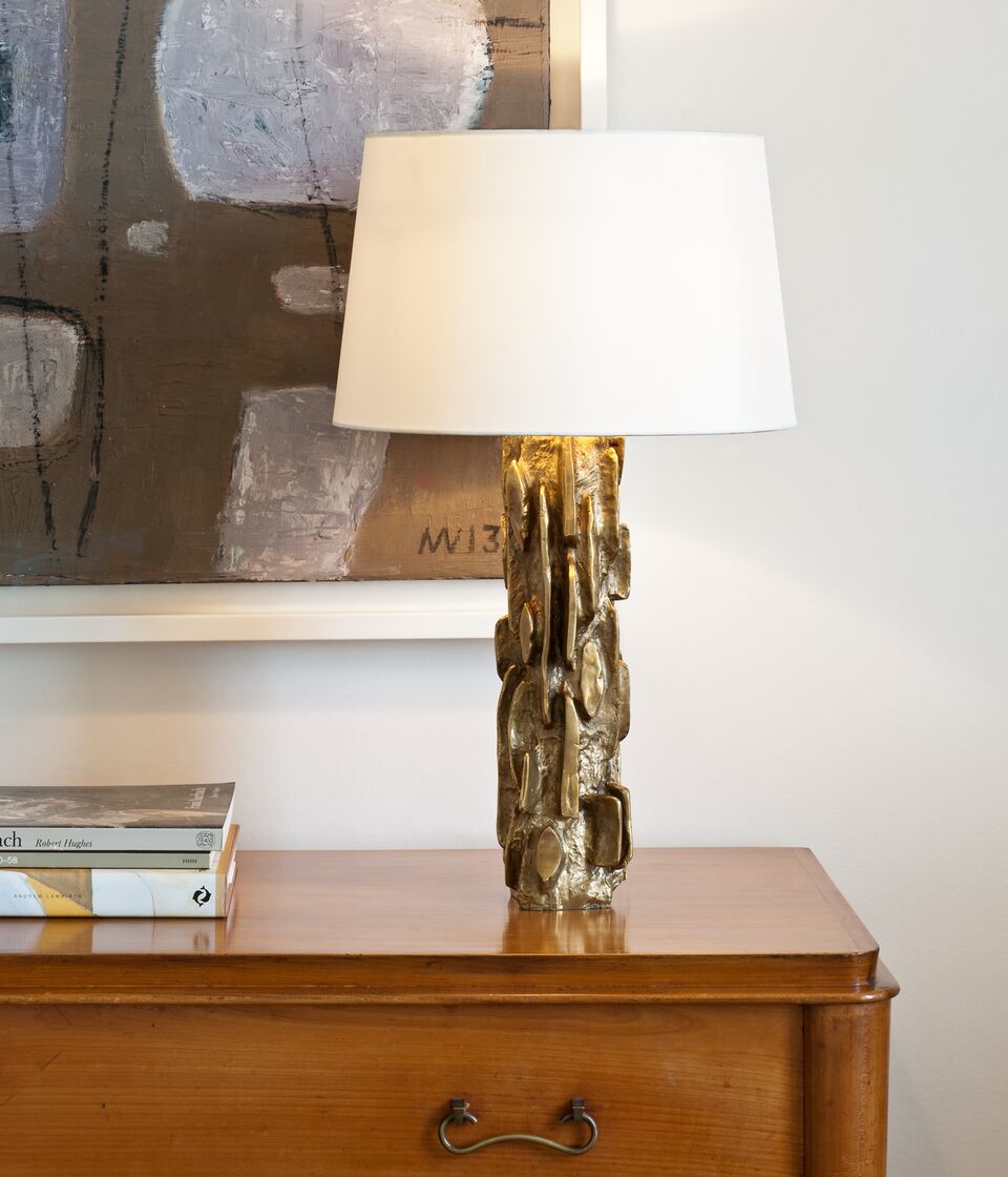 Bordslampa Montana Sculptural mässing