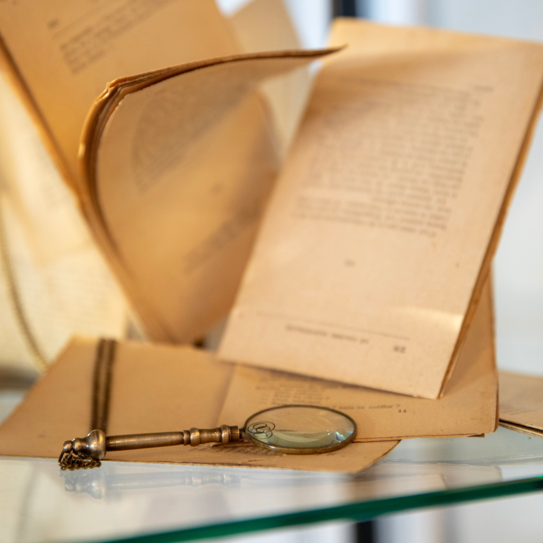 Förstoringsglas på kedja