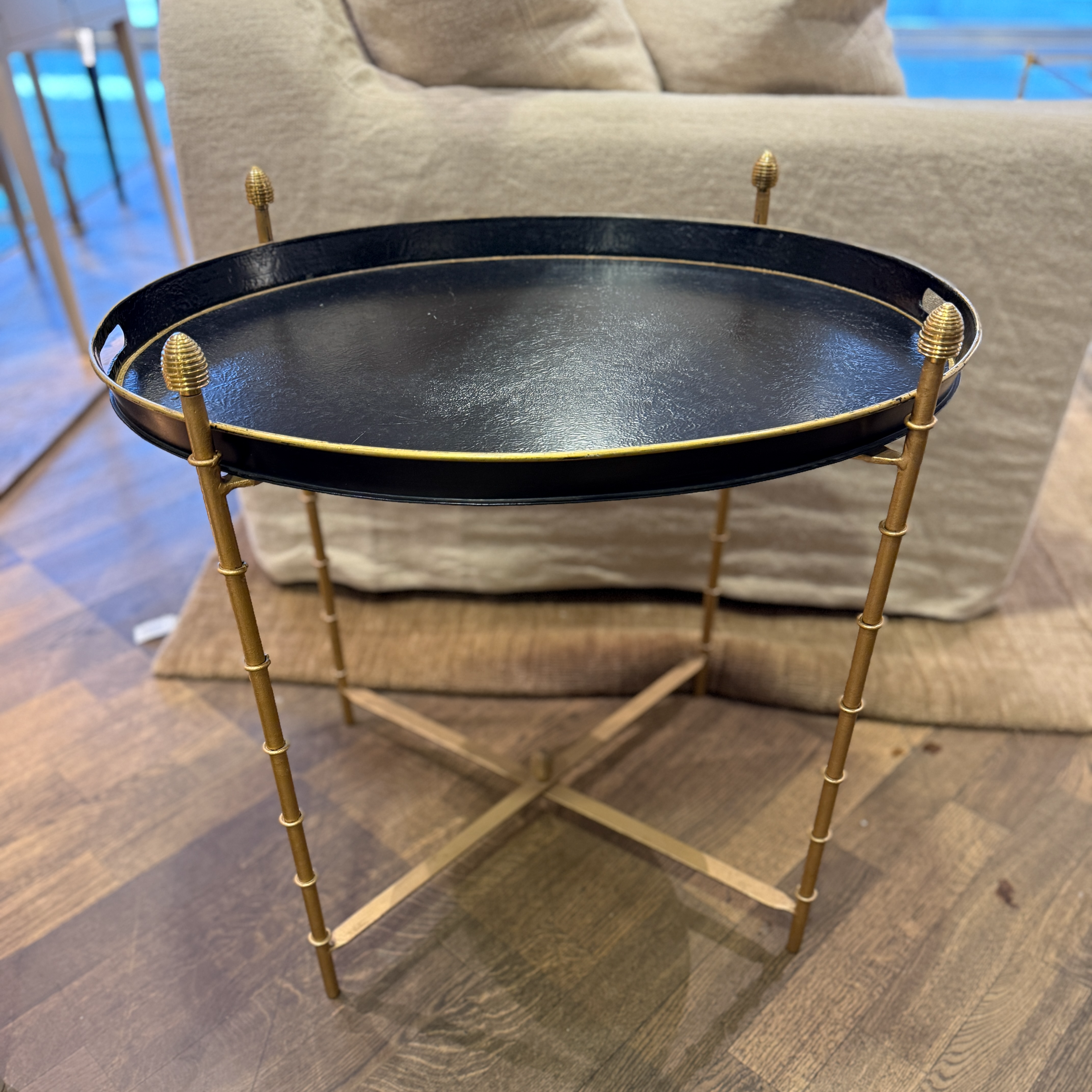 Brickbord oval svart guld